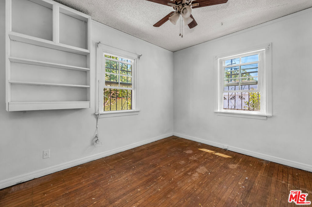 1922 W 80th Street Property Photo 17