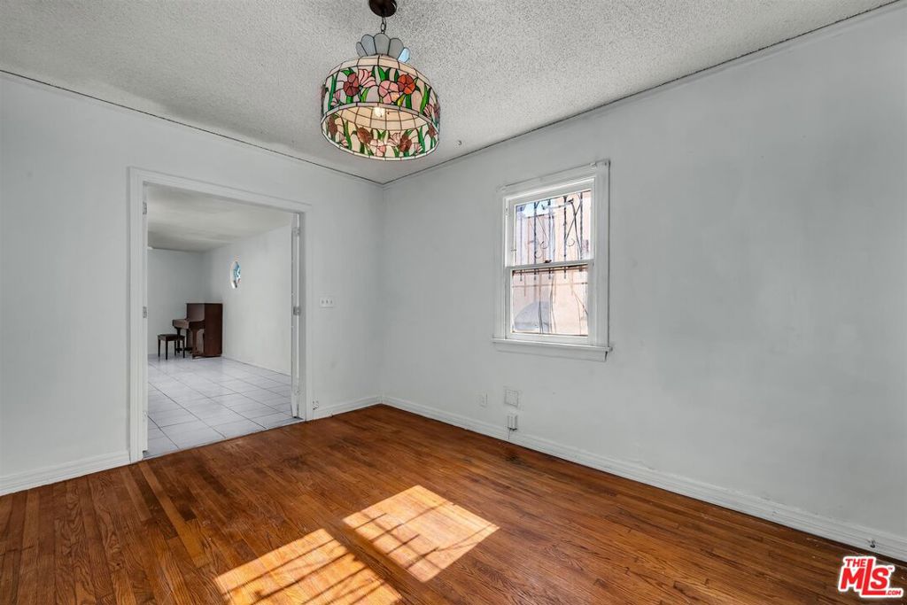 1922 W 80th Street Property Photo 18