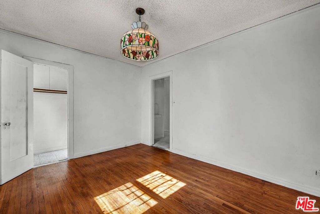 1922 W 80th Street Property Photo 19