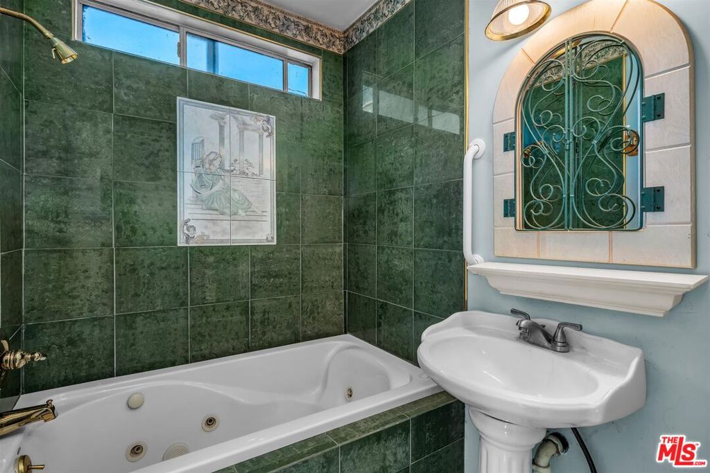 1922 W 80th Street Property Photo 20
