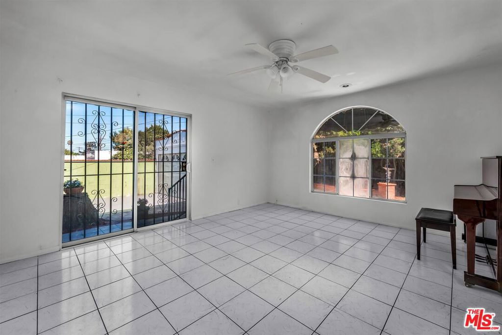 1922 W 80th Street Property Photo 22