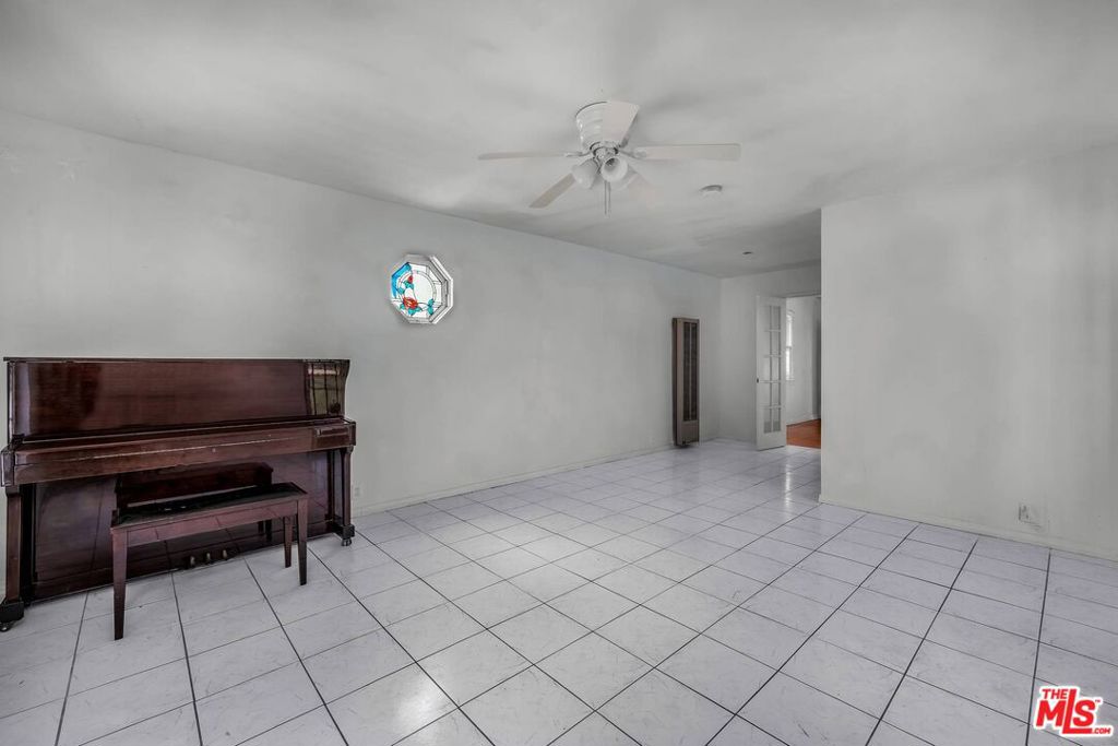 1922 W 80th Street Property Photo 24