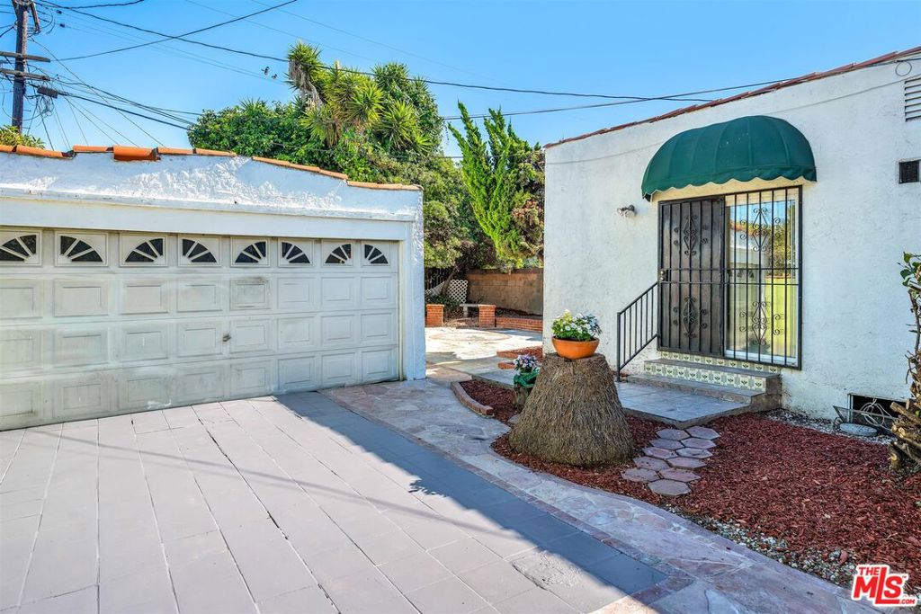 1922 W 80th Street Property Photo 25