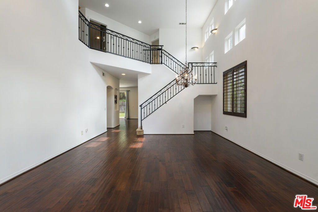 14321 Hortense Street Property Photo 7