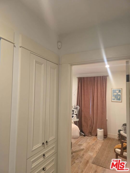 2500 Hyperion Avenue Property Photo 7