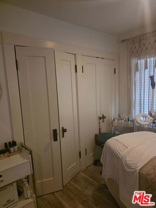 2500 Hyperion Avenue Property Photo 8