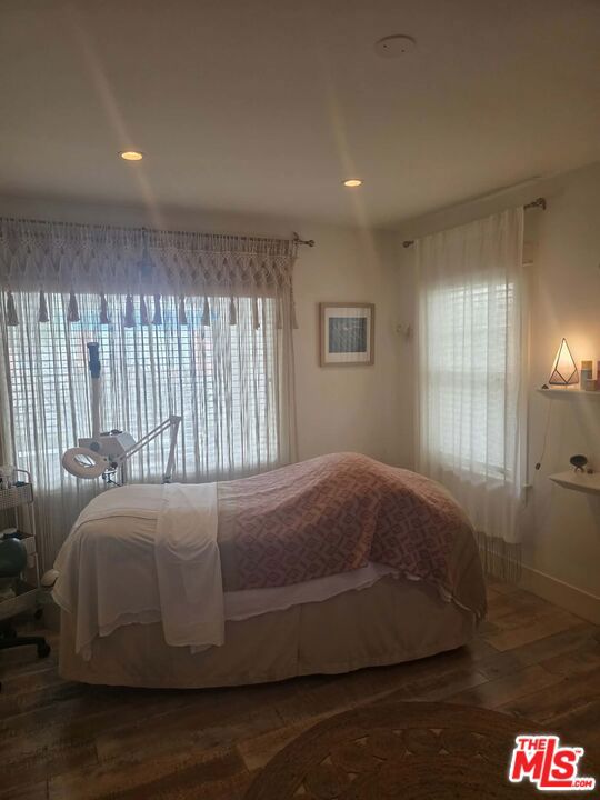 2500 Hyperion Avenue Property Photo 9