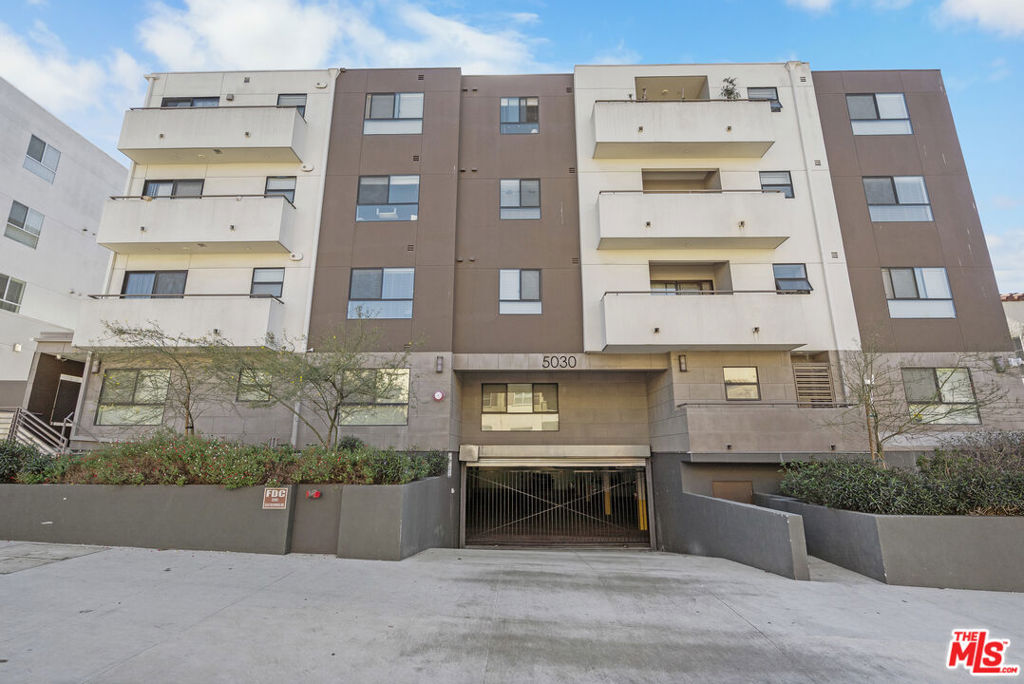 5030 Rosewood Avenue 504 Property Photo 22