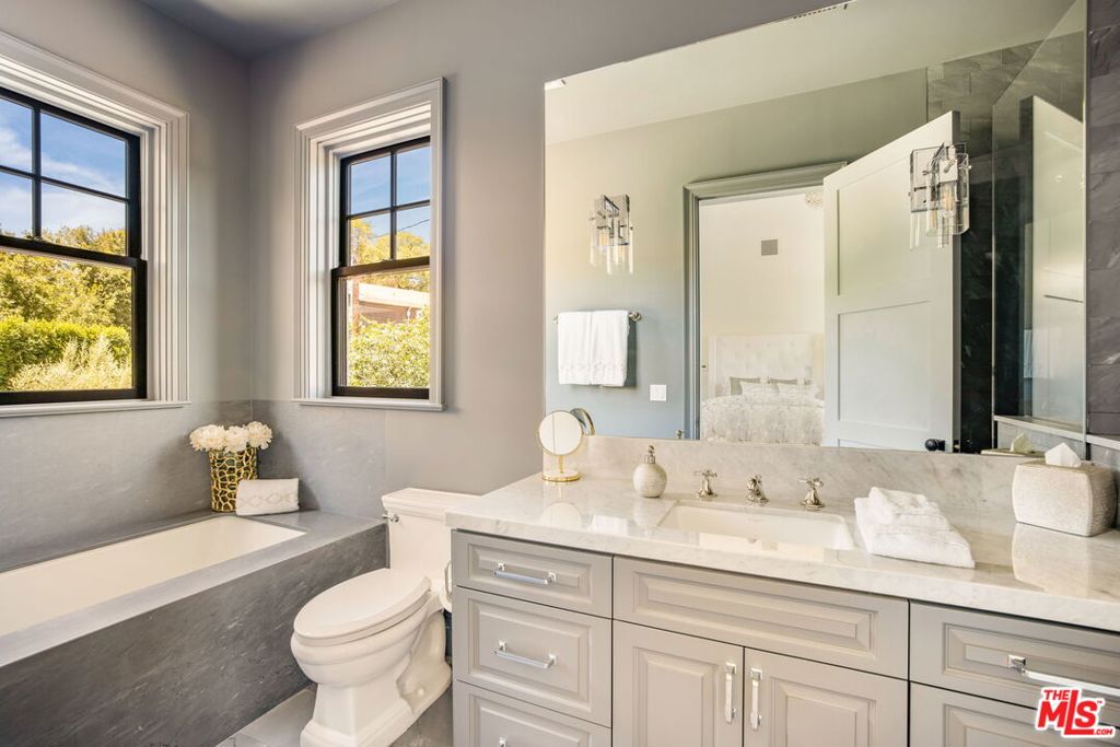 22 Oakmont Drive Property Photo 13