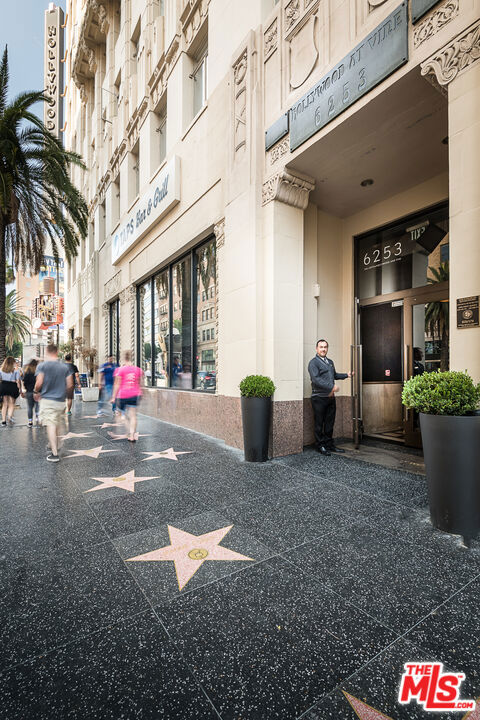 6253 Hollywood Boulevard 1202 Property Photo 3
