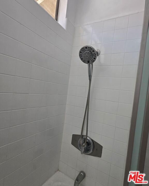 2219 S Crenshaw Boulevard 5 Property Photo 11