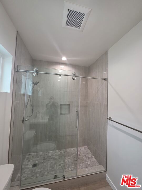 6748 Ben Avenue Property Photo 9