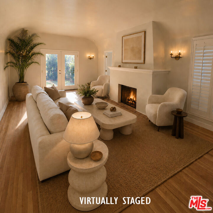 418 S Roxbury Drive Property Photo 9