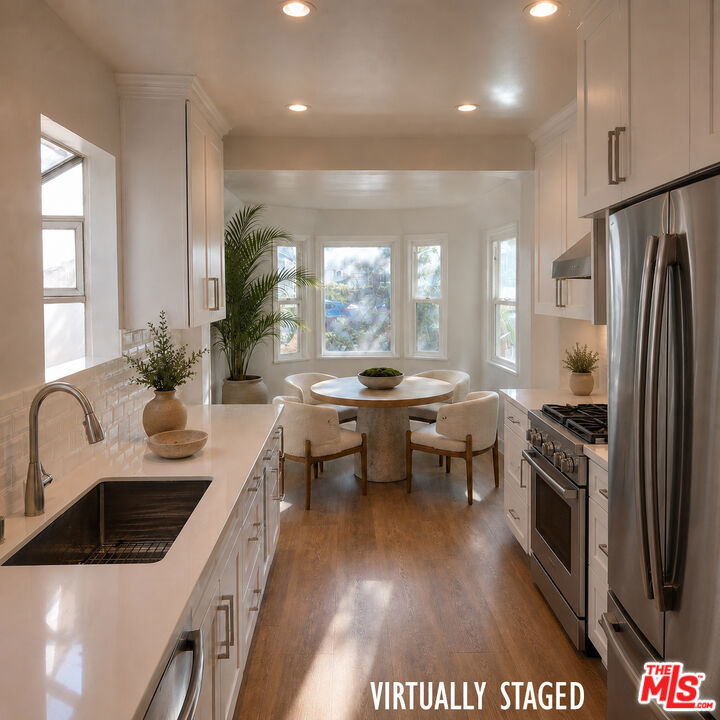 418 S Roxbury Drive Property Photo 13