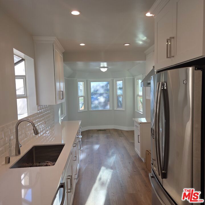 418 S Roxbury Drive Property Photo 14