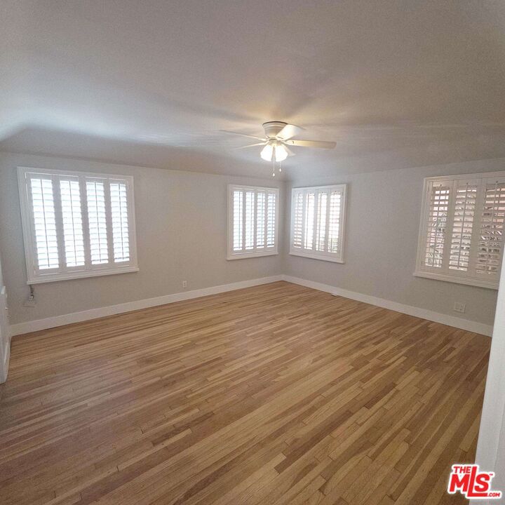 418 S Roxbury Drive Property Photo 16