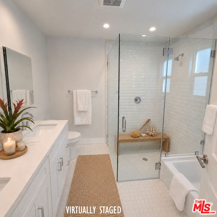418 S Roxbury Drive Property Photo 17