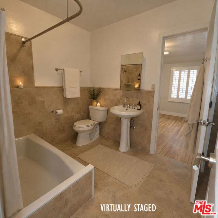 418 S Roxbury Drive Property Photo 25