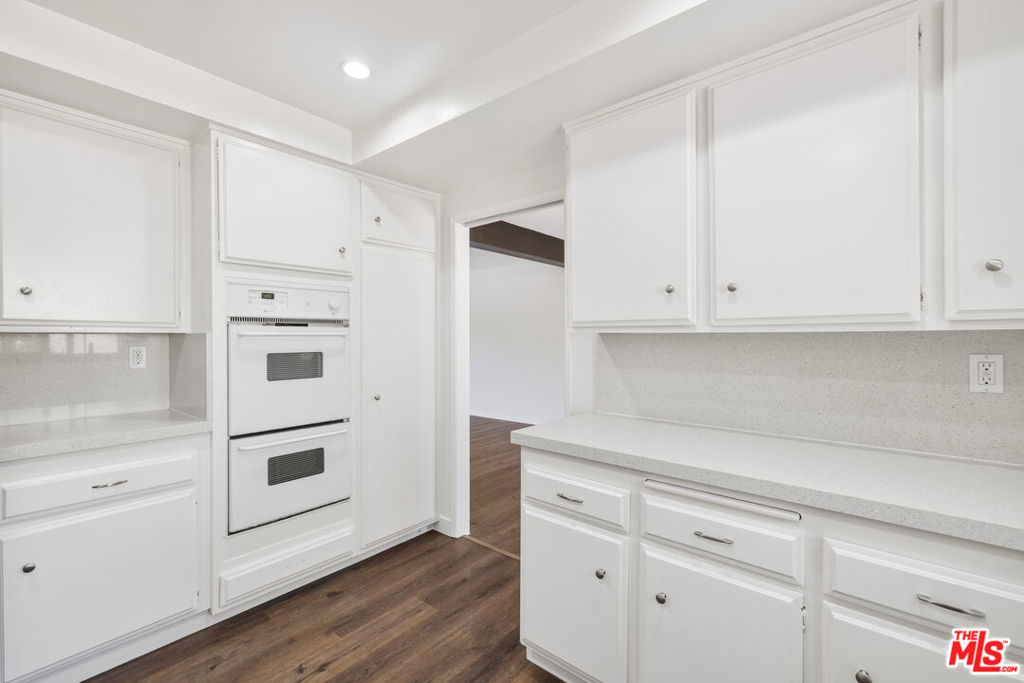 6741 Buffalo Avenue Property Photo 8