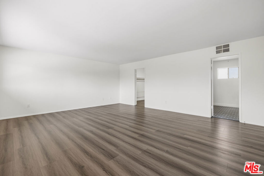 6741 Buffalo Avenue Property Photo 17