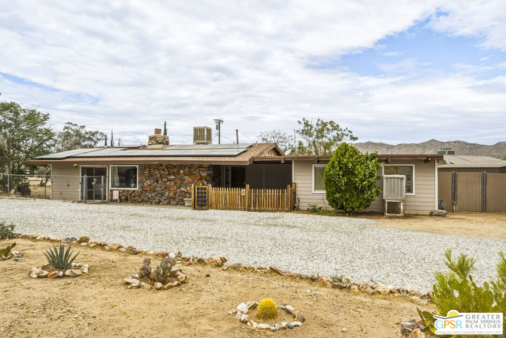 7490 Barberry Avenue Property Photo 1