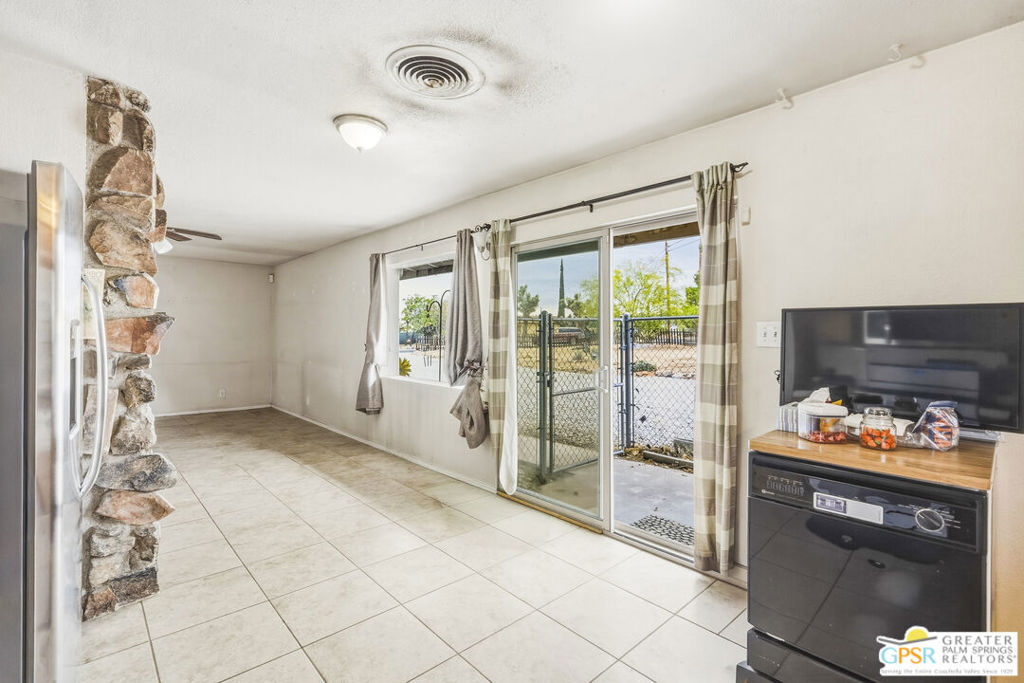 7490 Barberry Avenue Property Photo 13
