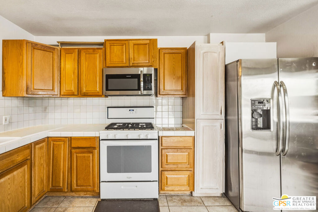 7490 Barberry Avenue Property Photo 15