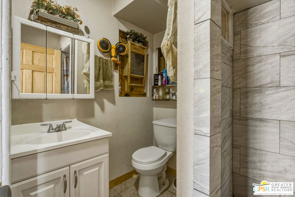 7490 Barberry Avenue Property Photo 23