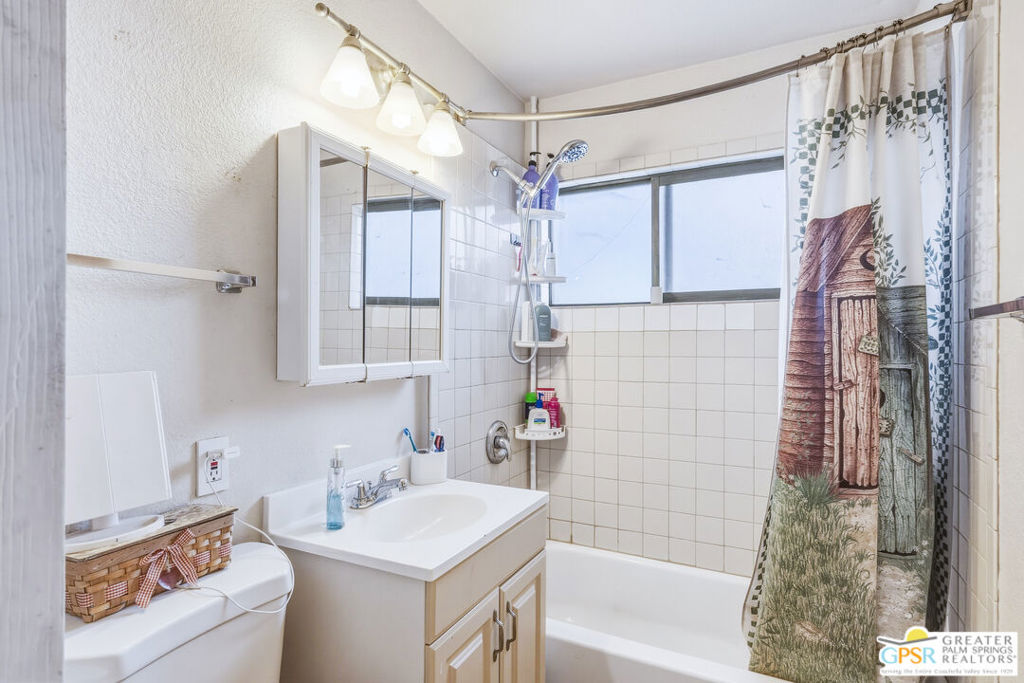 7490 Barberry Avenue Property Photo 26