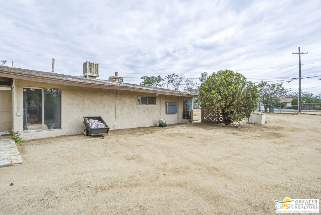 7490 Barberry Avenue Property Photo 29