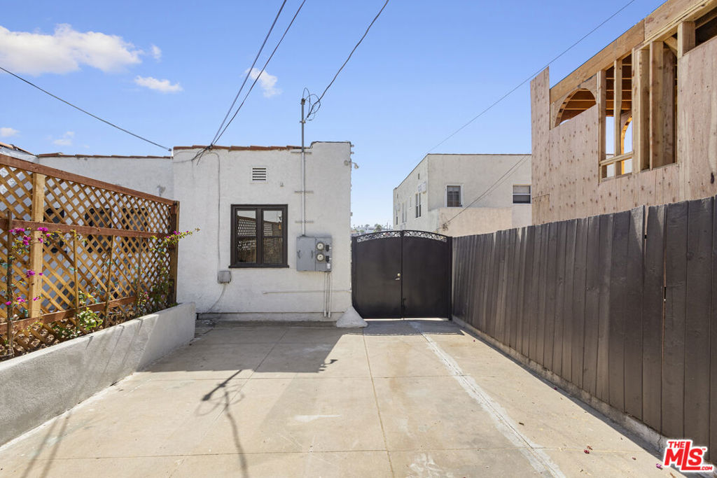 1361 Keniston Avenue Property Photo 12