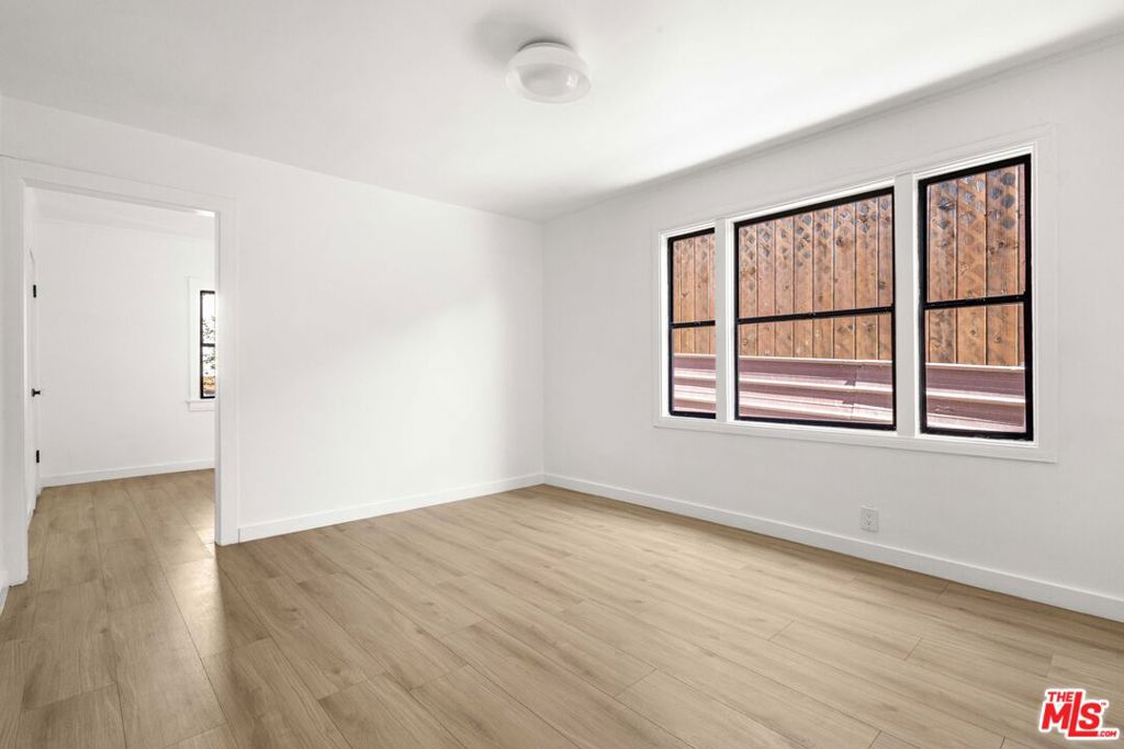 1361 Keniston Avenue Property Photo 27