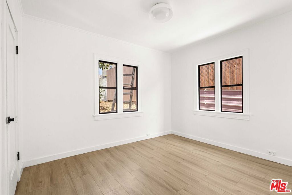 1361 Keniston Avenue Property Photo 28