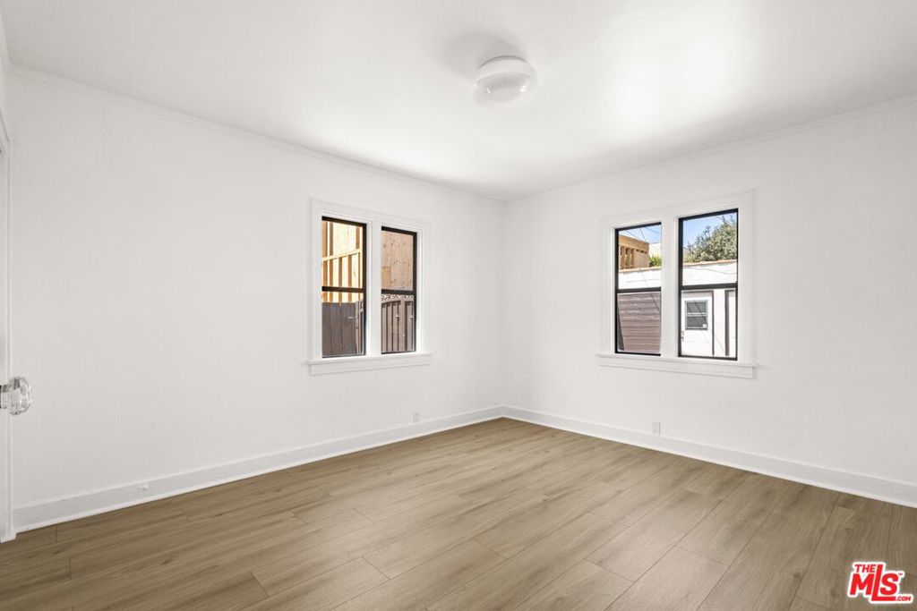 1361 Keniston Avenue Property Photo 43