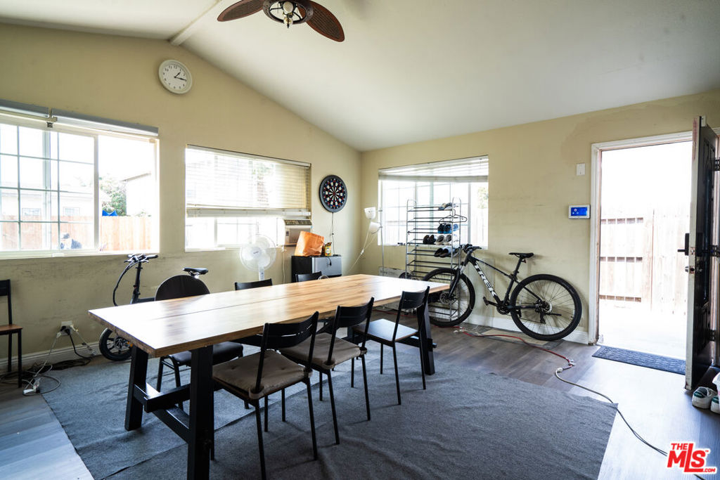 2321 Myrtle Avenue Property Photo 6