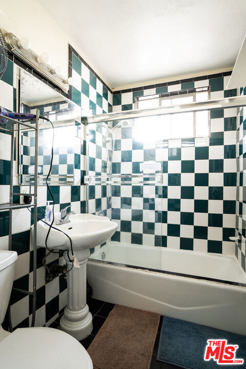 2321 Myrtle Avenue Property Photo 14