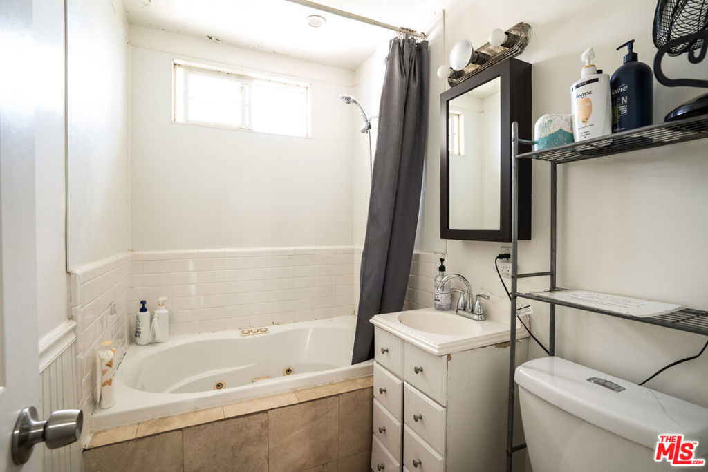 2321 Myrtle Avenue Property Photo 18