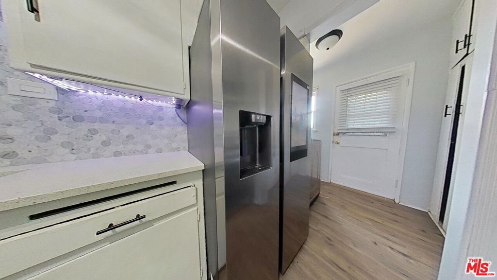 15544 Romar Street Property Photo 8