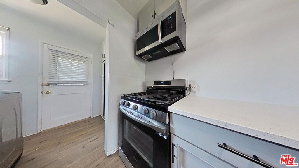15544 Romar Street Property Photo 9
