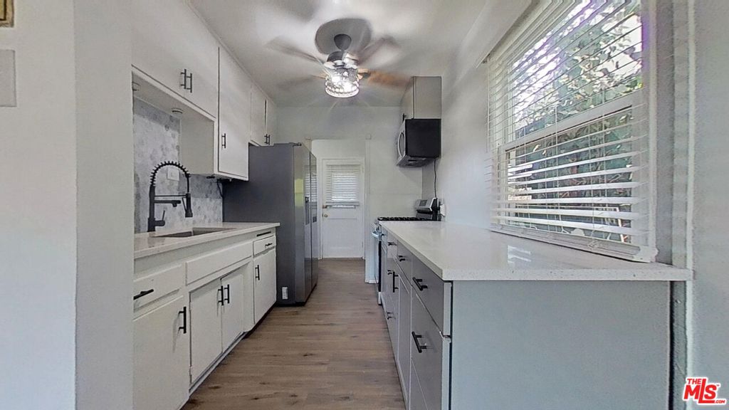15544 Romar Street Property Photo 12