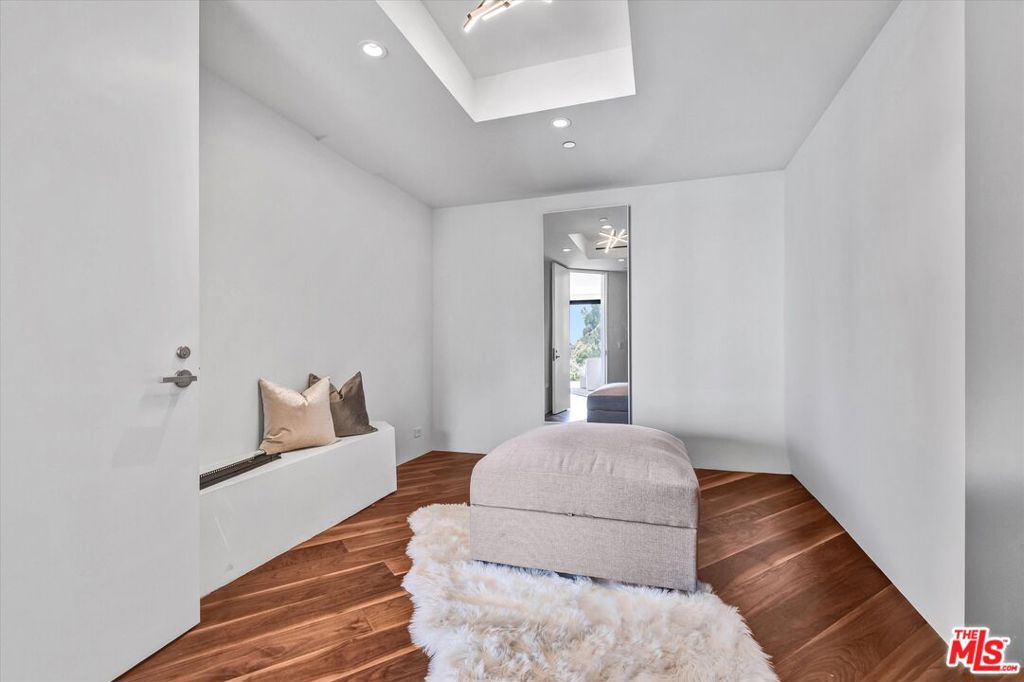 8526 Hollywood Boulevard Property Photo 35