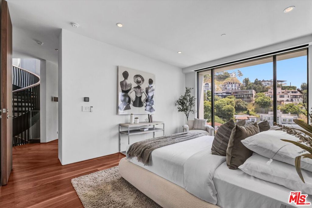 8526 Hollywood Boulevard Property Photo 37
