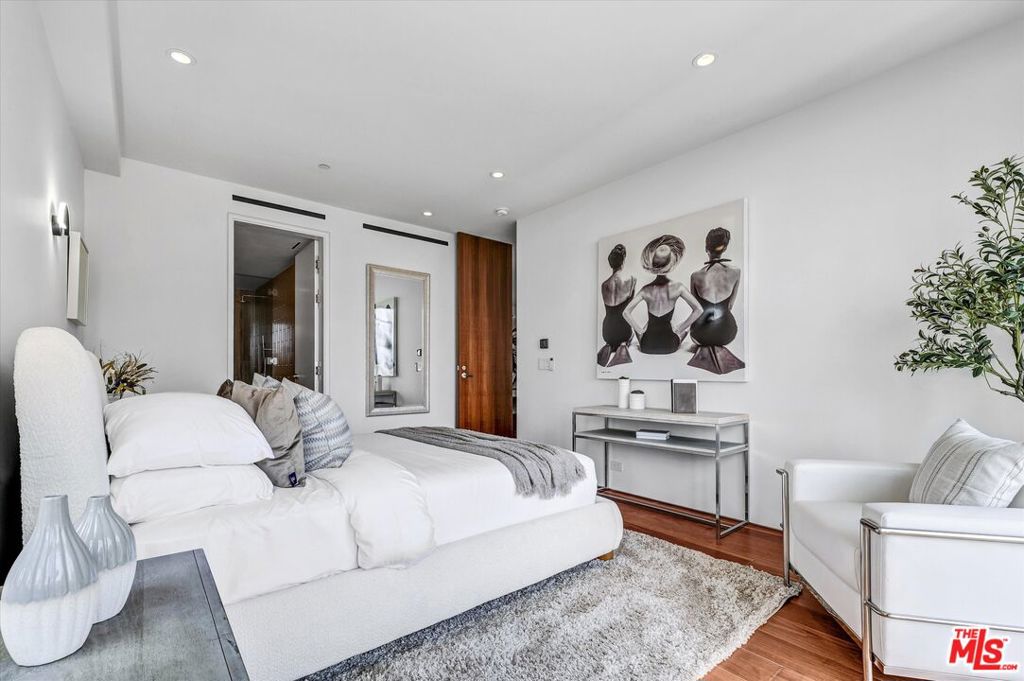 8526 Hollywood Boulevard Property Photo 38