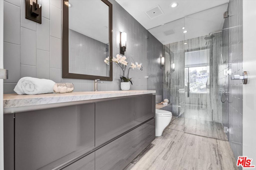 8526 Hollywood Boulevard Property Photo 39