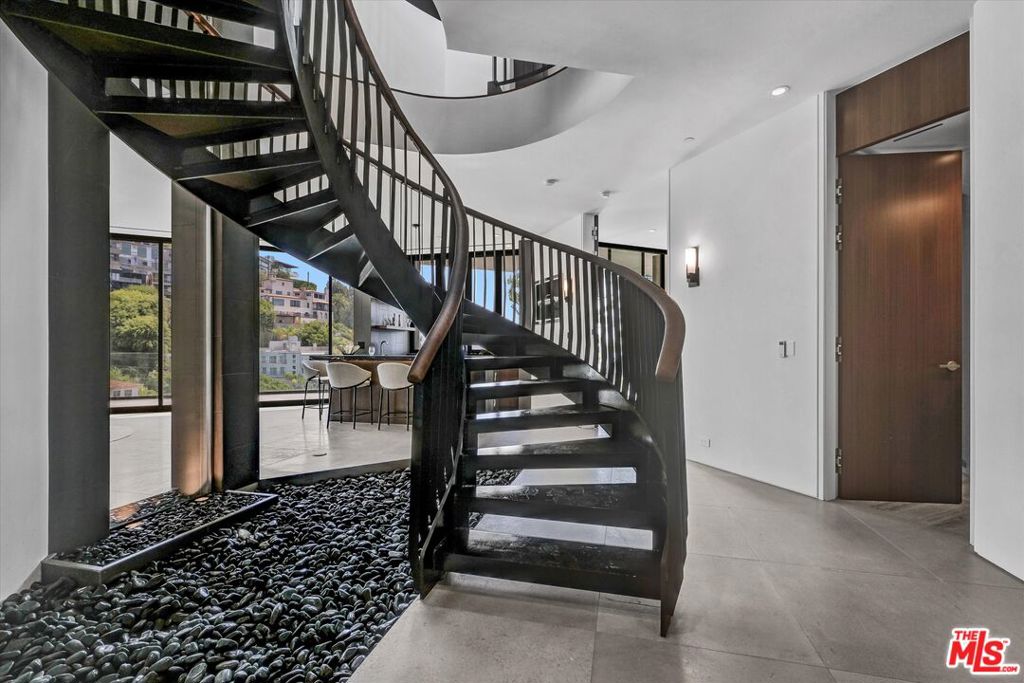 8526 Hollywood Boulevard Property Photo 41
