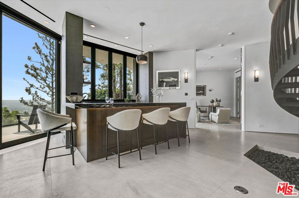 8526 Hollywood Boulevard Property Photo 52