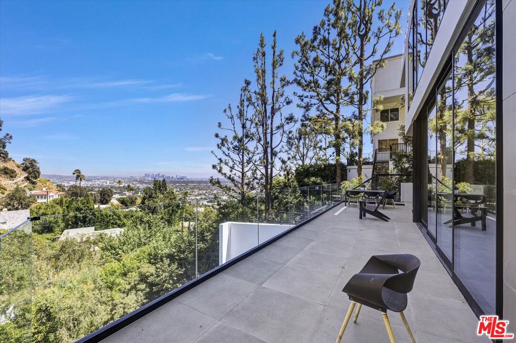 8526 Hollywood Boulevard Property Photo 58