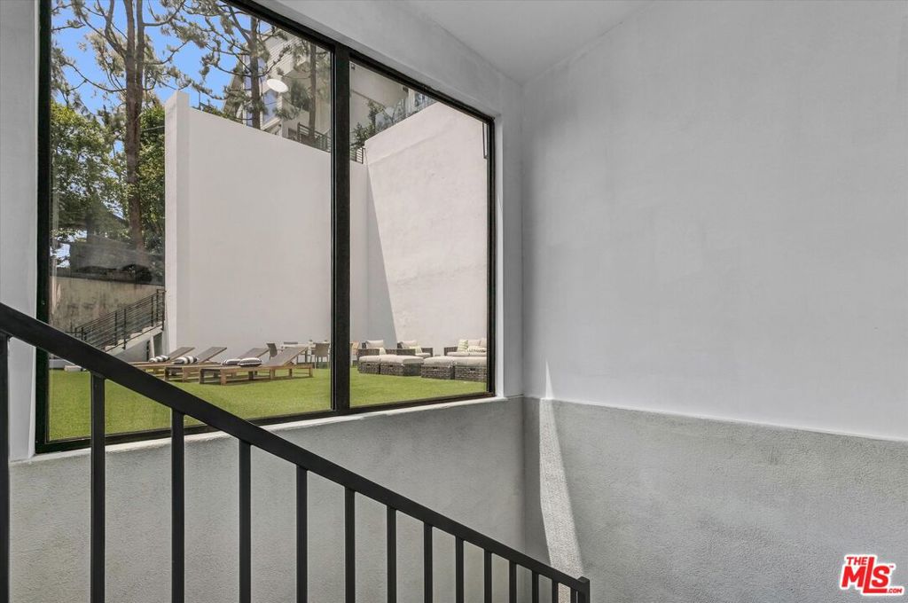 8526 Hollywood Boulevard Property Photo 61