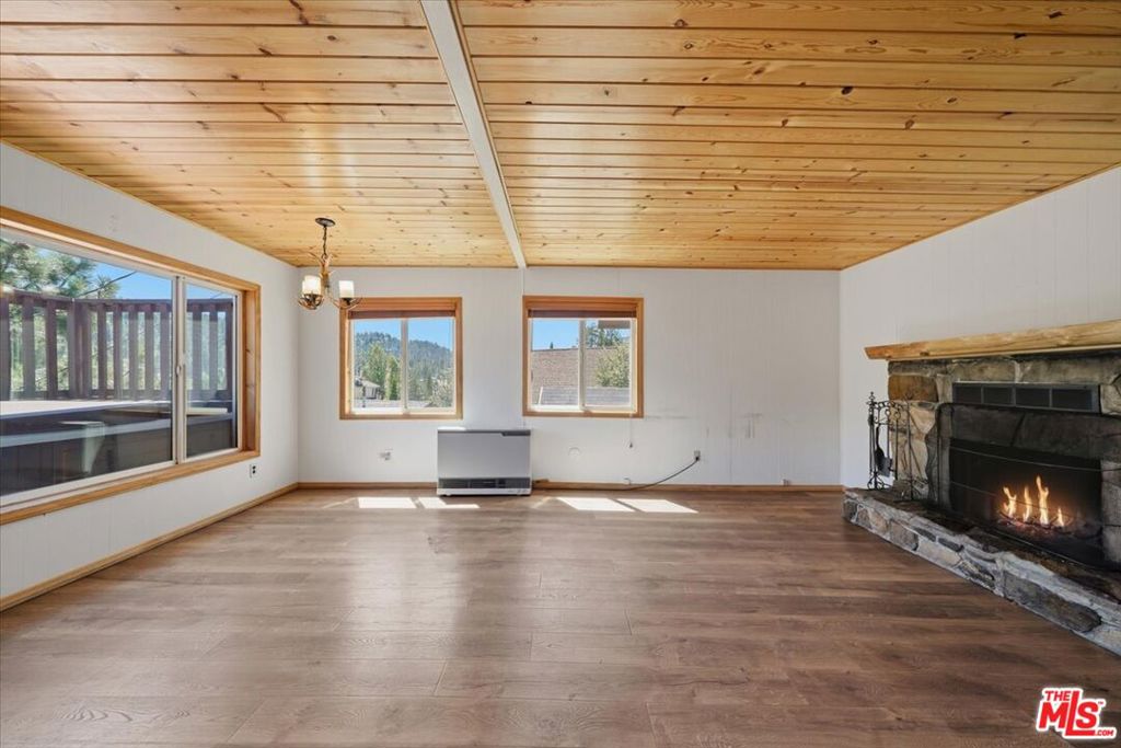 718 Blue Jay Road Property Photo 5