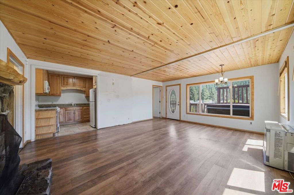 718 Blue Jay Road Property Photo 7
